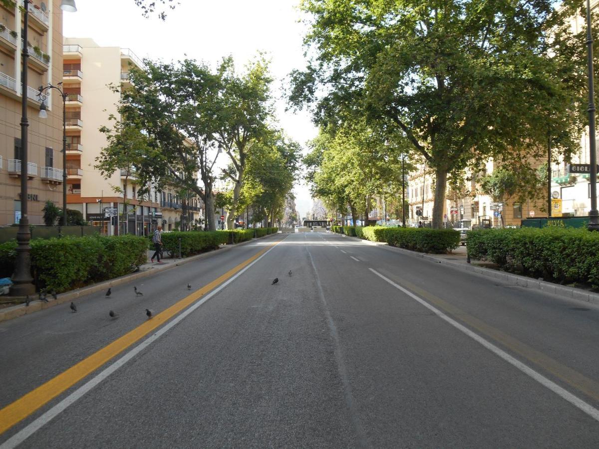 4You Palermo Bagian luar foto