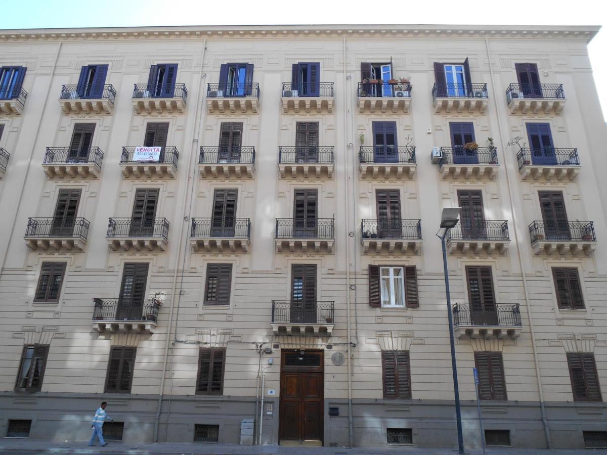 4You Palermo Bagian luar foto